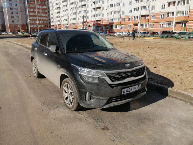 Kia Seltos черный