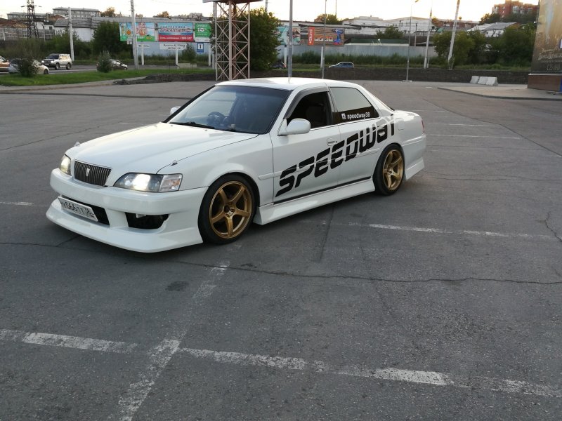 Toyota Cresta 100 черная