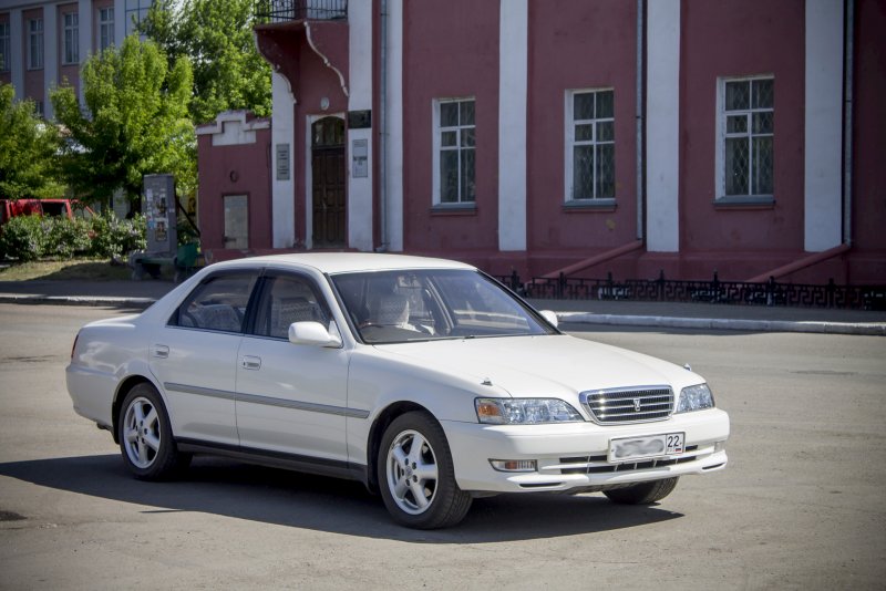 Toyota Cresta 100 Japan