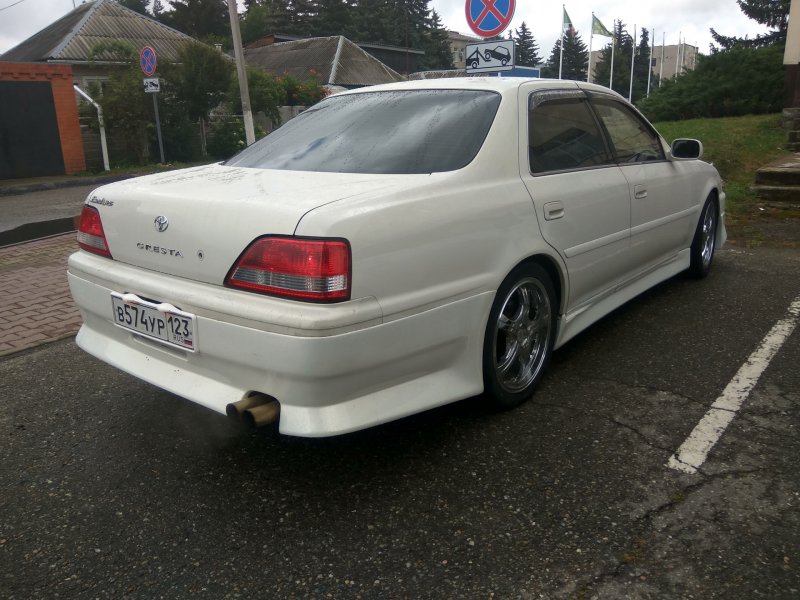 Toyota Cresta 100 stock