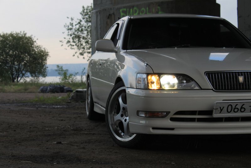 Toyota Cresta 100