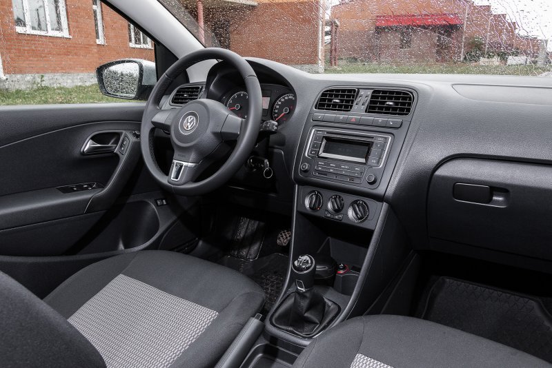 VW Polo 2009 салон