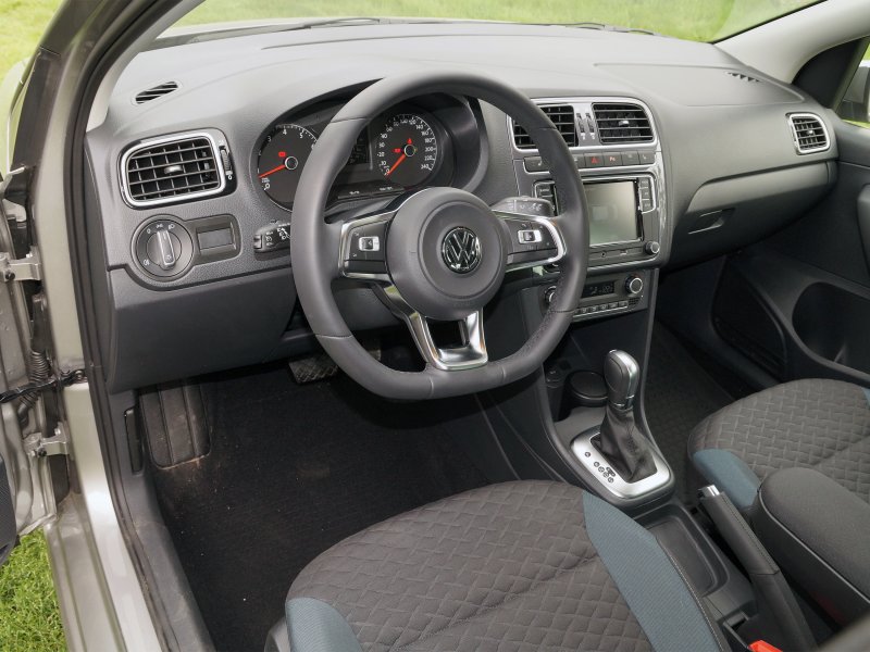 Volkswagen Polo 2016 салон