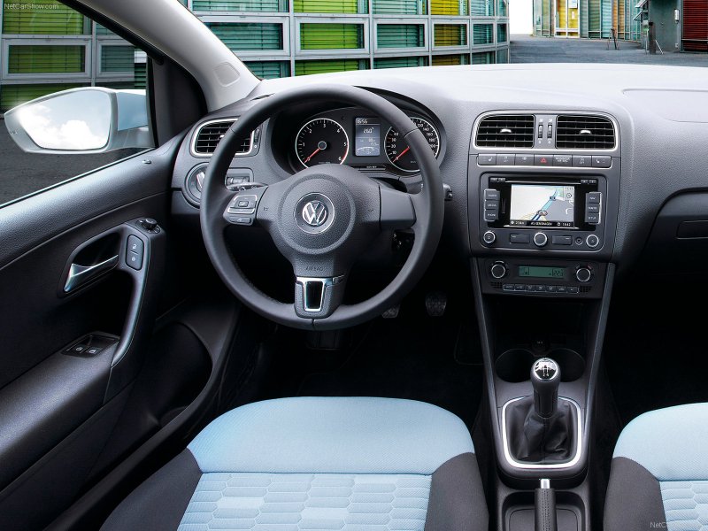 Volkswagen Polo 2011 хэтчбек салон