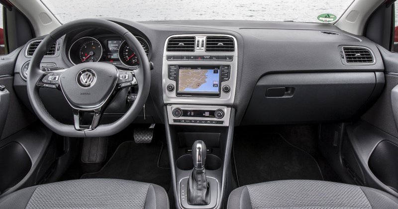Volkswagen Polo sedan 2012 салон