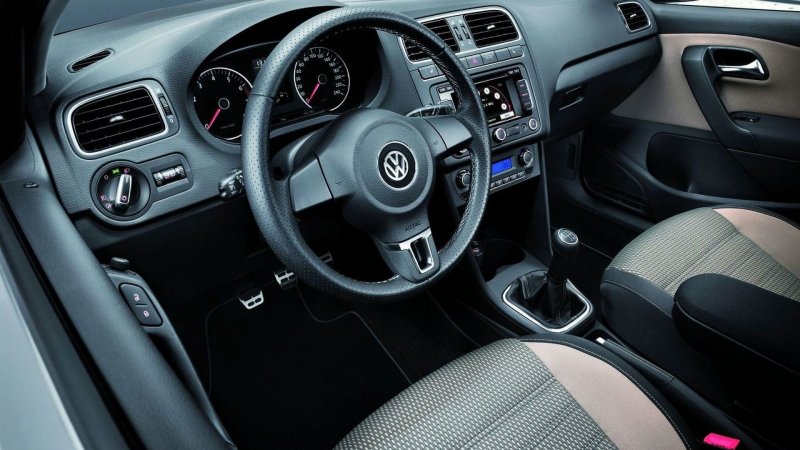 Volkswagen Polo хэтчбек салон