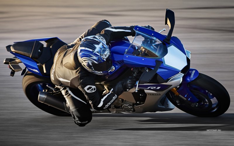 Спортбайк Ямаха r1