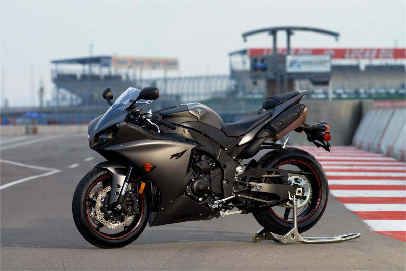 Yamaha r1