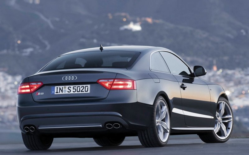 Audi rs7 Sportback зад