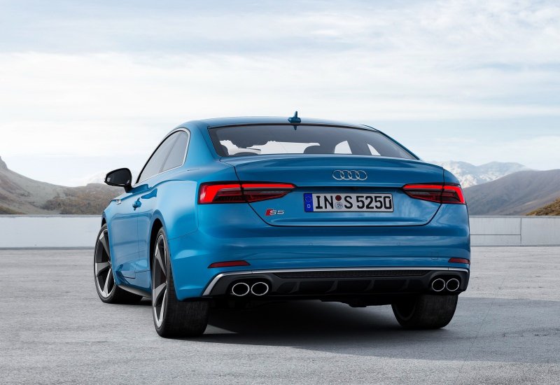Audi a4 b8 сзади