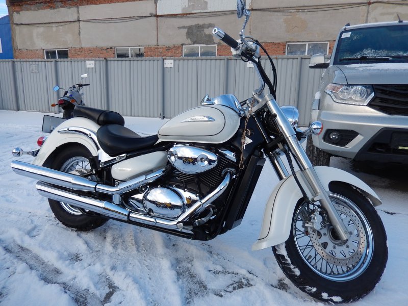 Suzuki Intruder 400