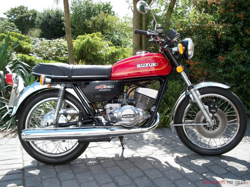 Classic Motorcycles 2 stroke Suzuki
