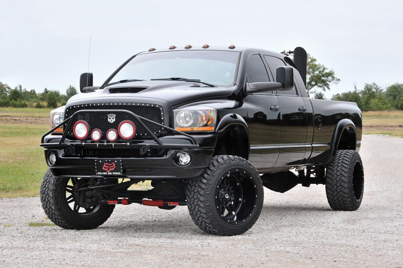 Dodge Ram 2500 с машиной