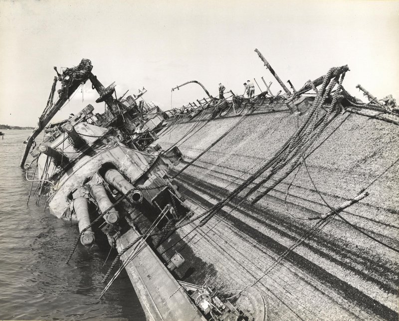 USS Oklahoma Sinking