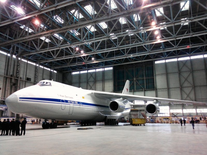 АН 124 Авиастар