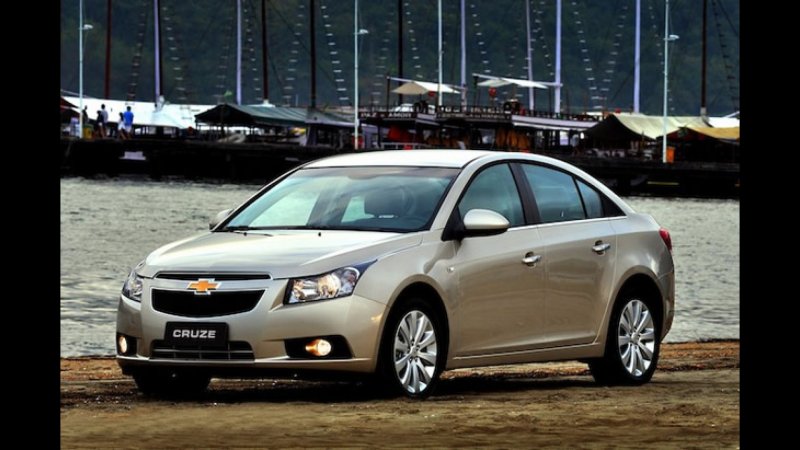 Chevrolet Cruze 1.8 МТ