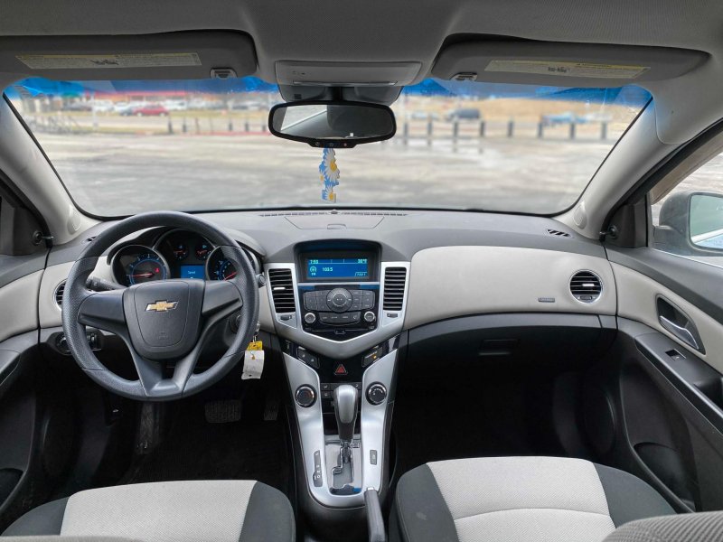 Шевроле Круз 1.8 автомат 2009