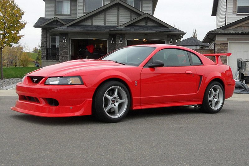 Ford Mustang SVT Cobra r
