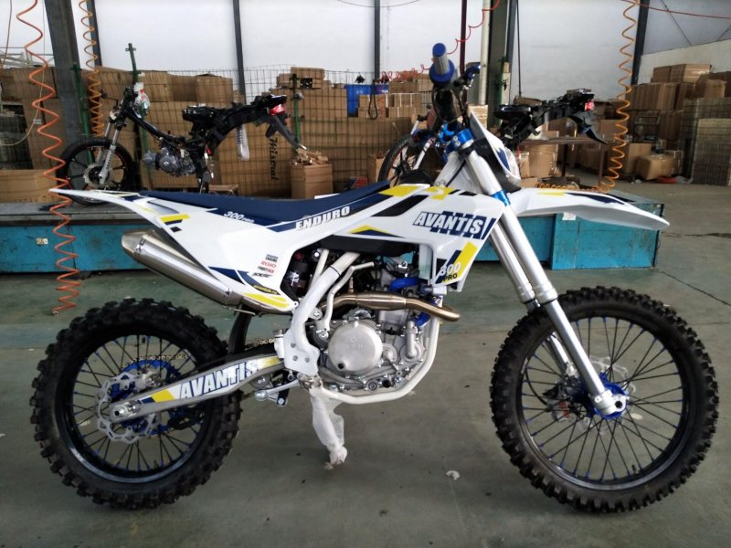 Avantis 300 Pro EFI