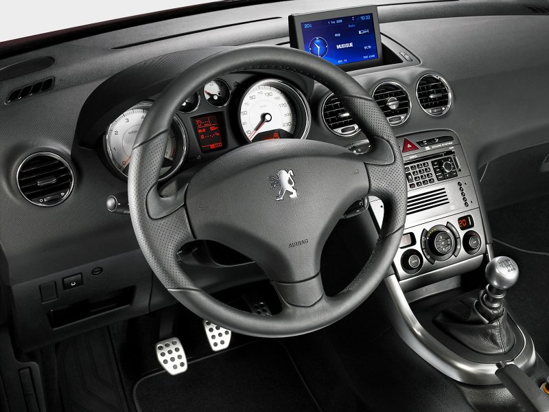 Peugeot 308 2008 салон
