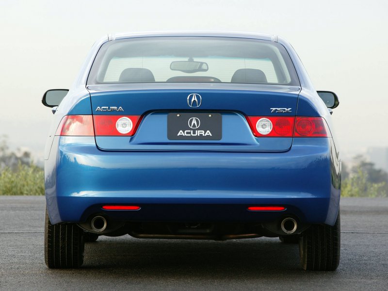 Acura TSX сзади 2004