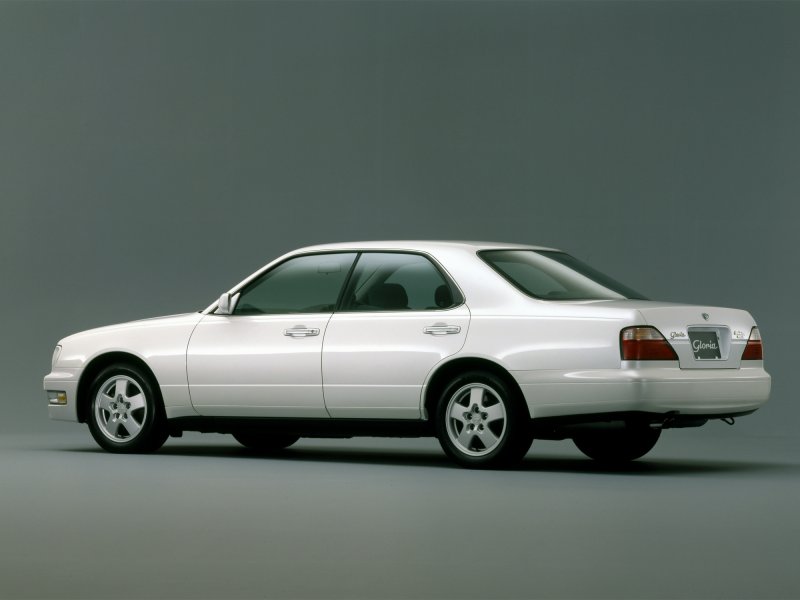 Nissan Cedric y33