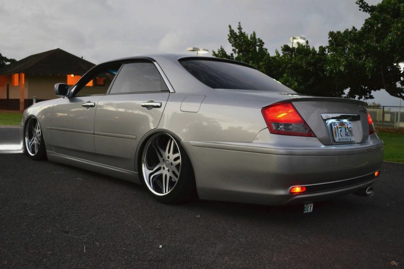 Nissan Gloria 34