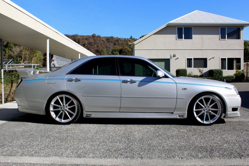 Nissan Gloria 34