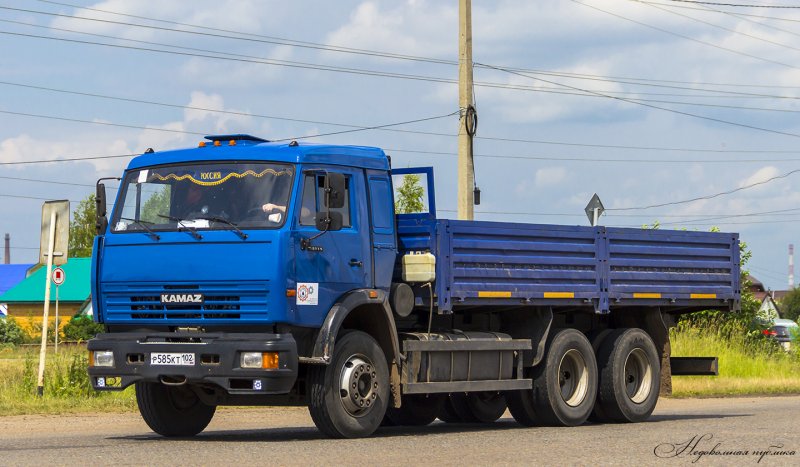 КАМАЗ 5320 бортовой тентованный