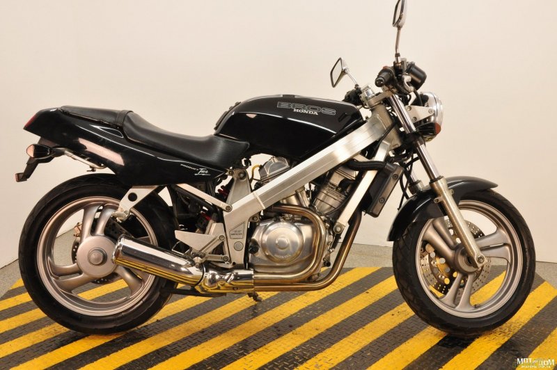Мотоцикл Honda Bros 400