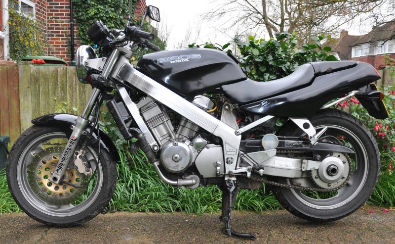 Honda Bros 650 с дугами