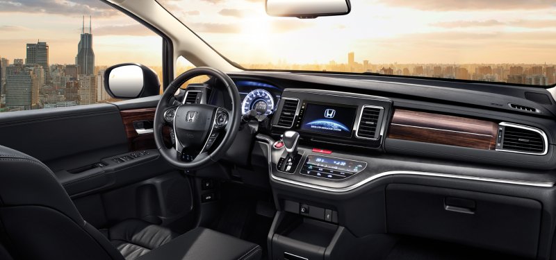 Honda Elysion левый руль 2019