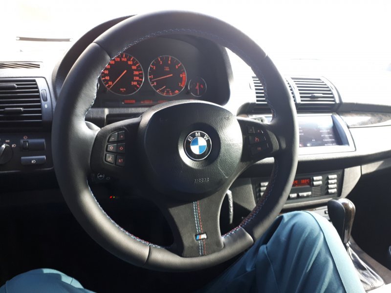 BMW x5 53 руль