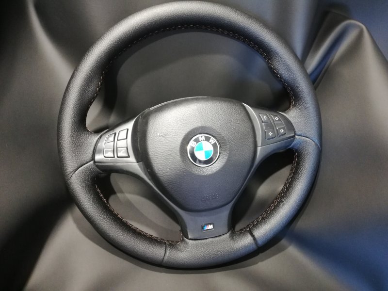 Анатомический руль BMW e70