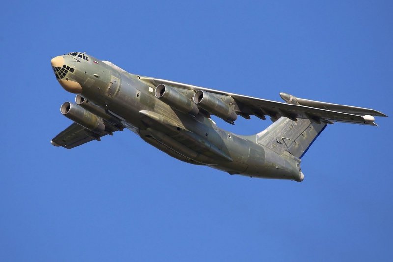 Самолет АН 12
