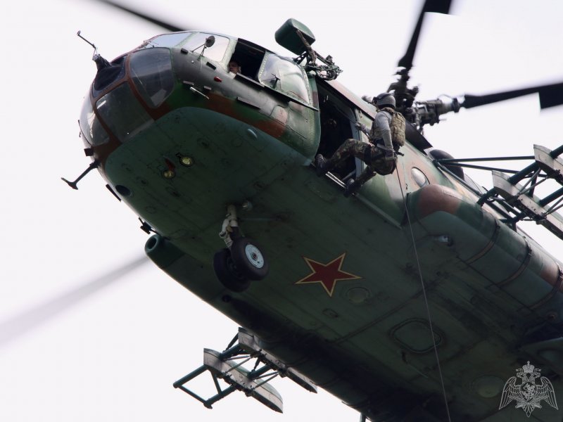 Беспарашютное десантирование с вертолета ми-8