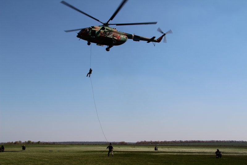 Десантирование с вертолета ми-8