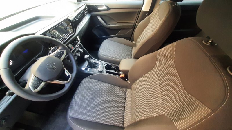 Volkswagen Taos черный