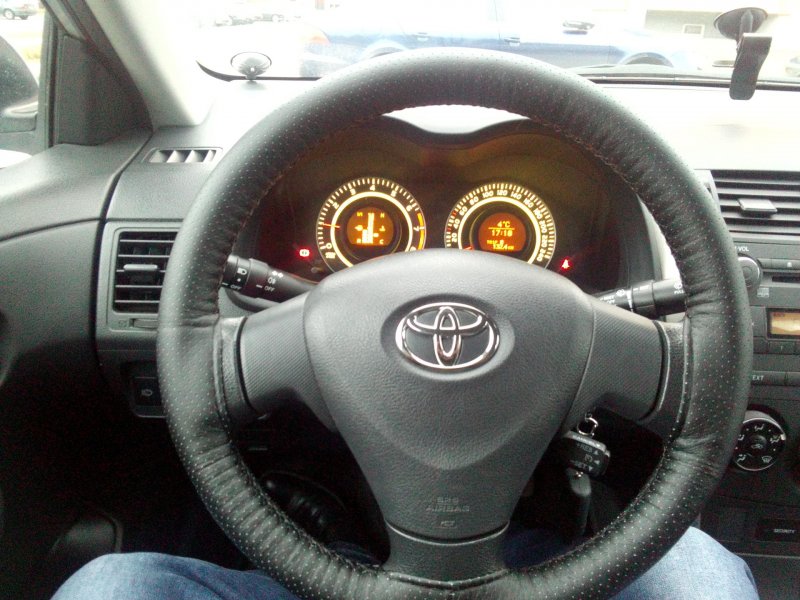 Toyota Corolla 2008 руль