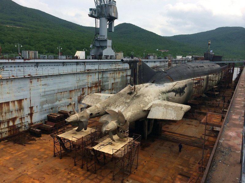 949 Антей в доке