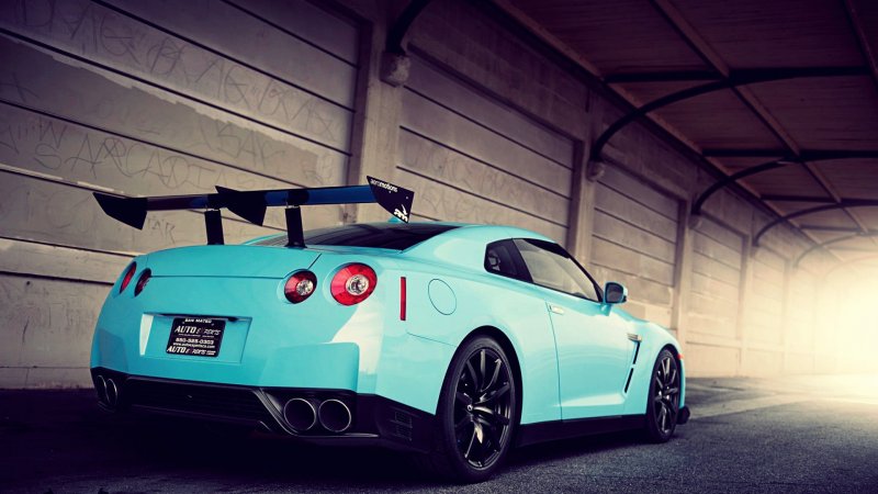 Nissan GTR r35 бирюзовый