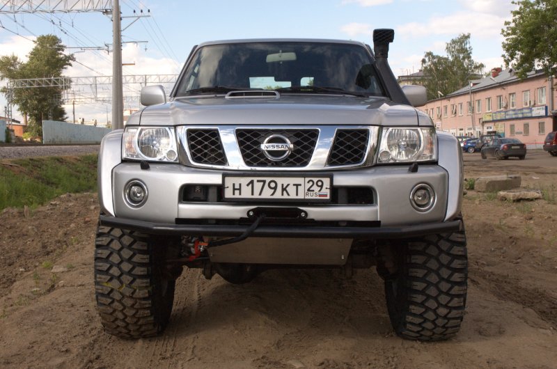 Nissan Patrol y61 40"