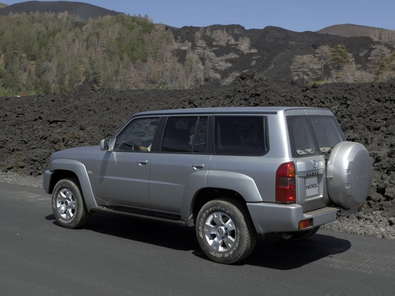 Nissan Patrol y61 2004