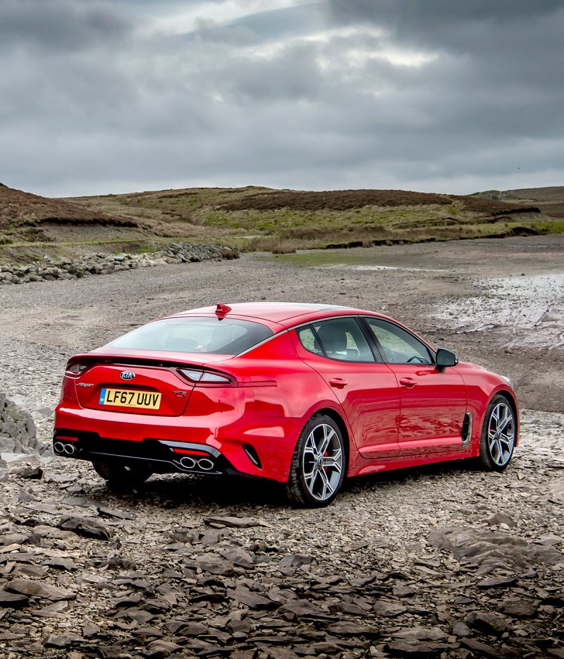 Kia спортивная Stinger