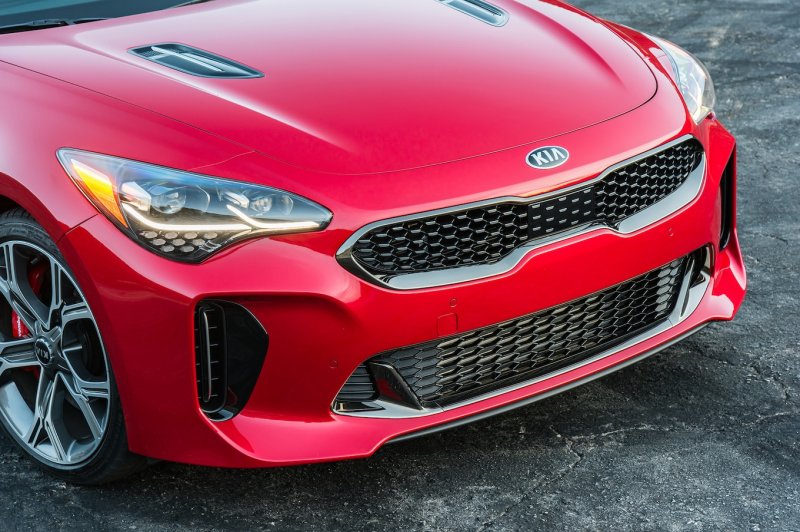 Kia Stinger и Genesis