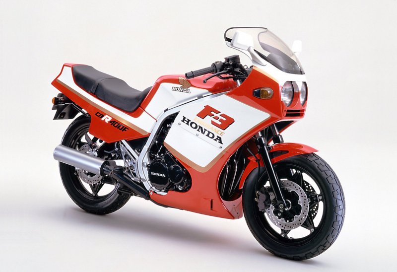 Хонда CBR 400