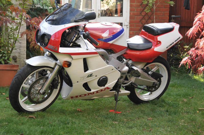 Хонда CBR 400 RR
