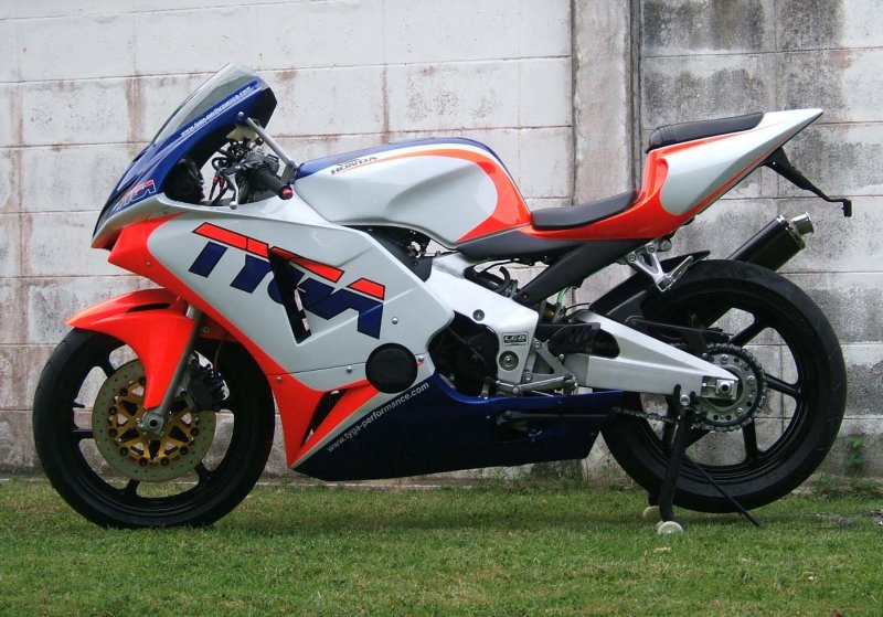 Honda RVF 400