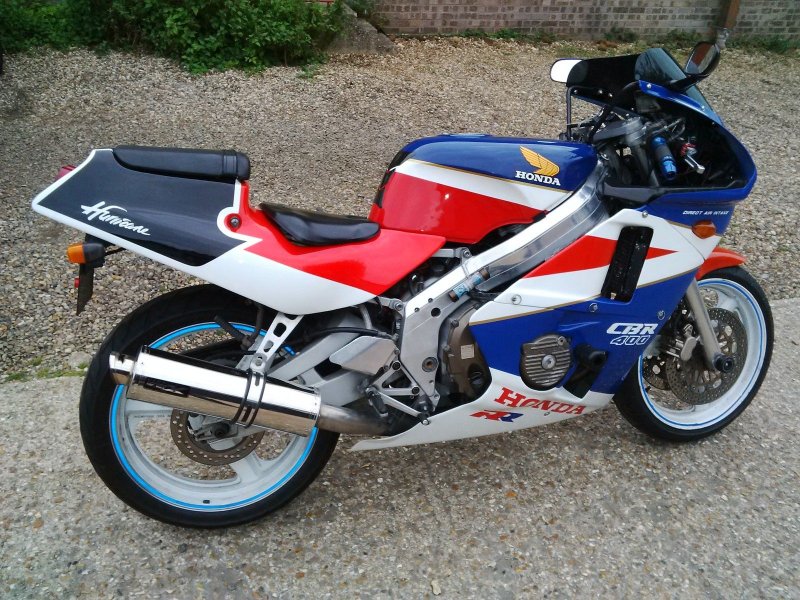 Хонда CBR 400