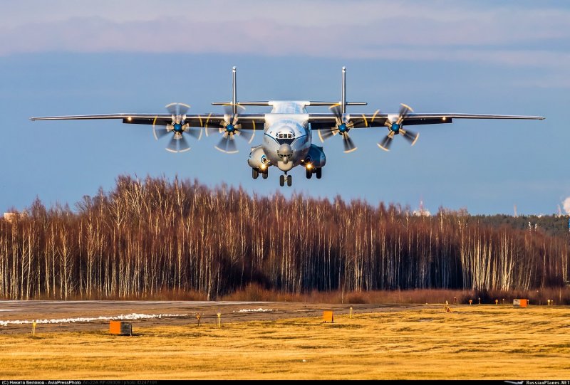 Тяжёлый военно-транспортный самолёт АН-22 («Антей»)